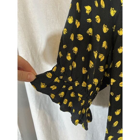 Who What Wear Women's XL Rayon Black With Yellow Tulips Blouse - Picture 2 of 8